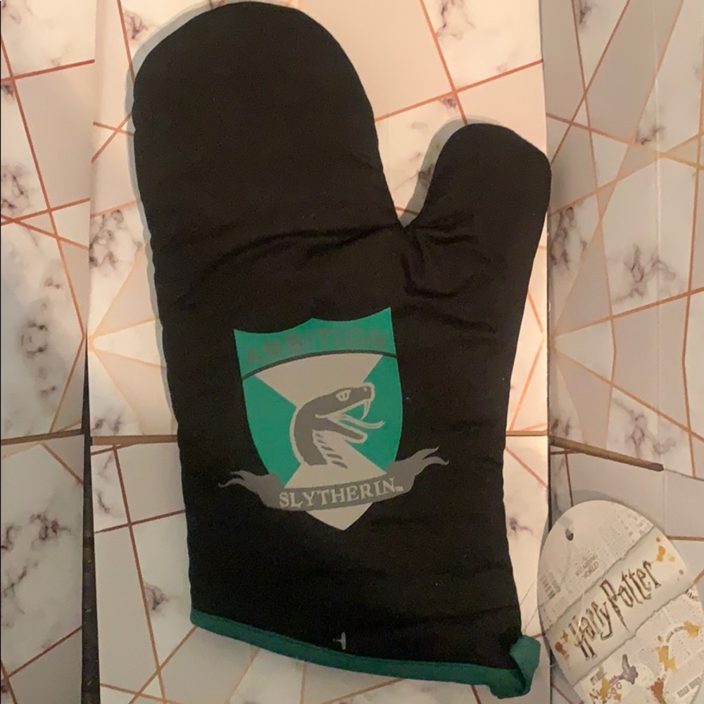 Harry Potter Slytherin House Oven Mitt